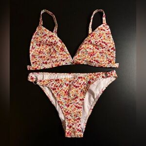 Women’s 2 Piece Floral Bikini Set Size Medium